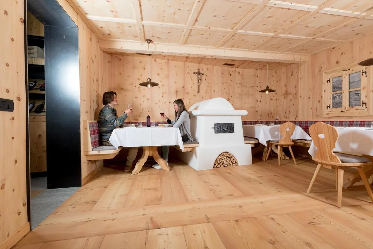 Hotel Li Anta Rossa Livigno 4*,  Italy