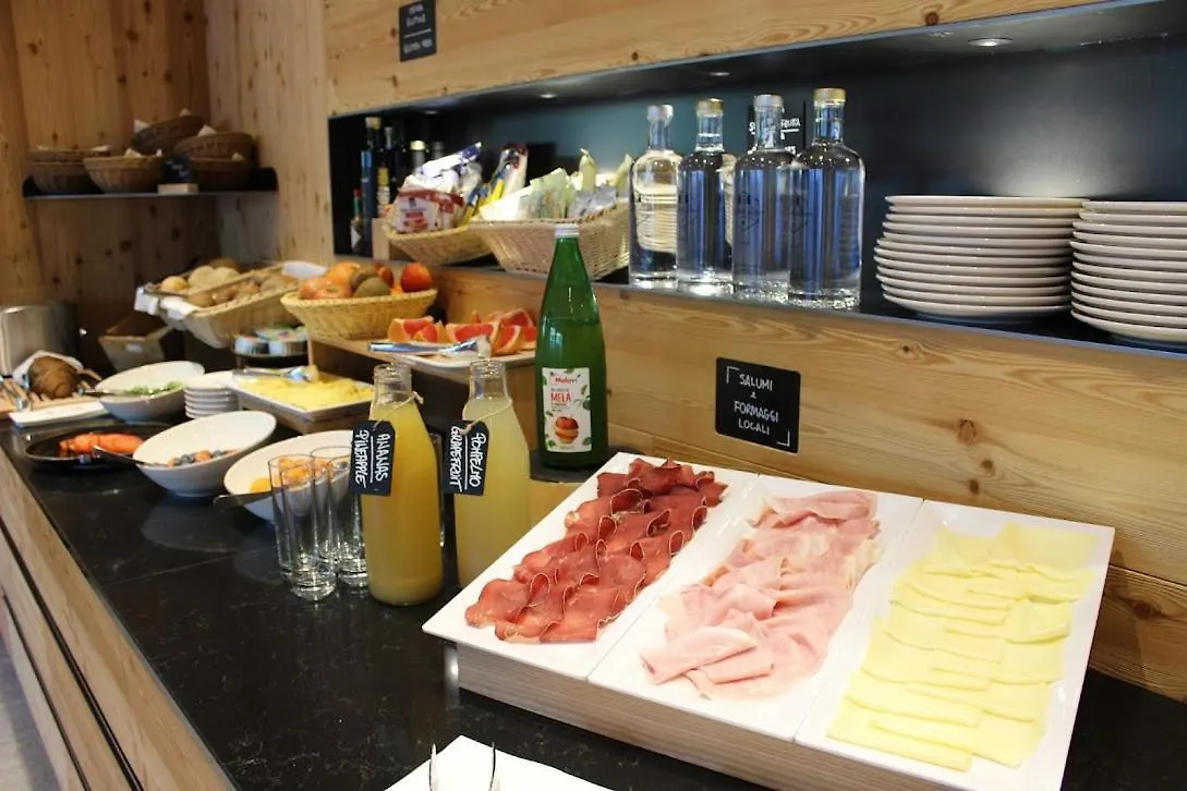 Hotel Li Anta Rossa Livigno 4*,