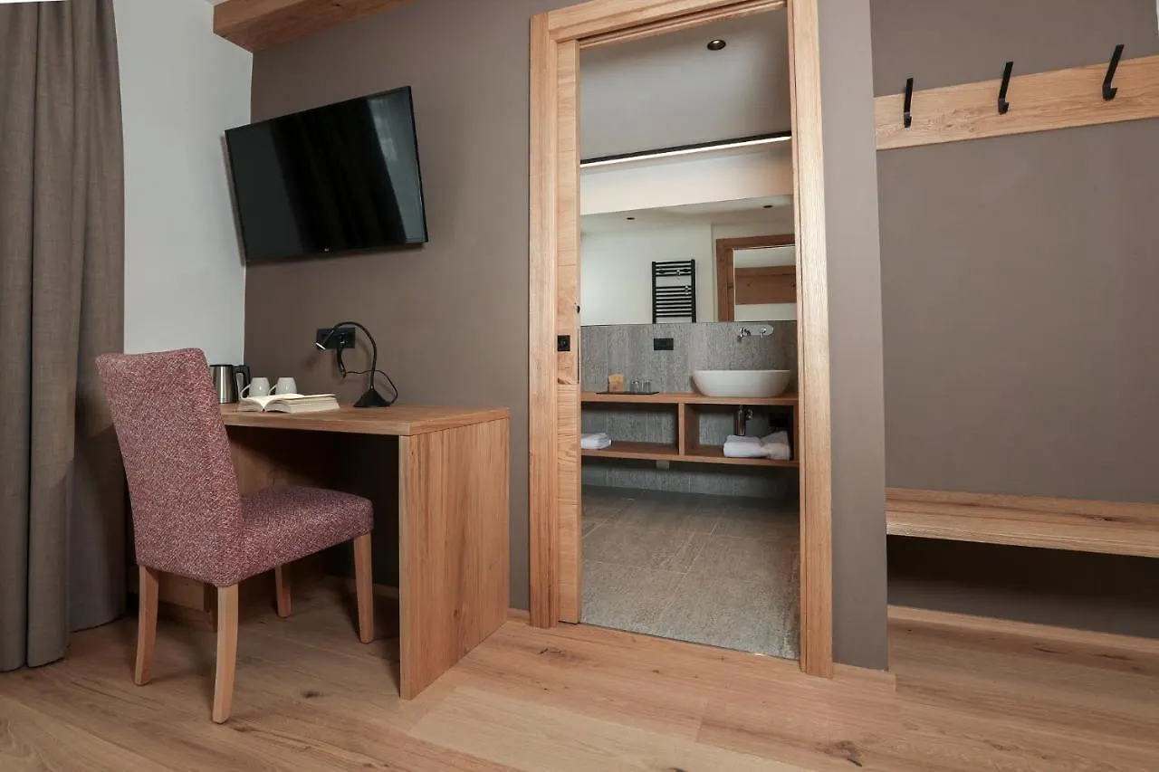 Hotel Li Anta Rossa Livigno 4*,
